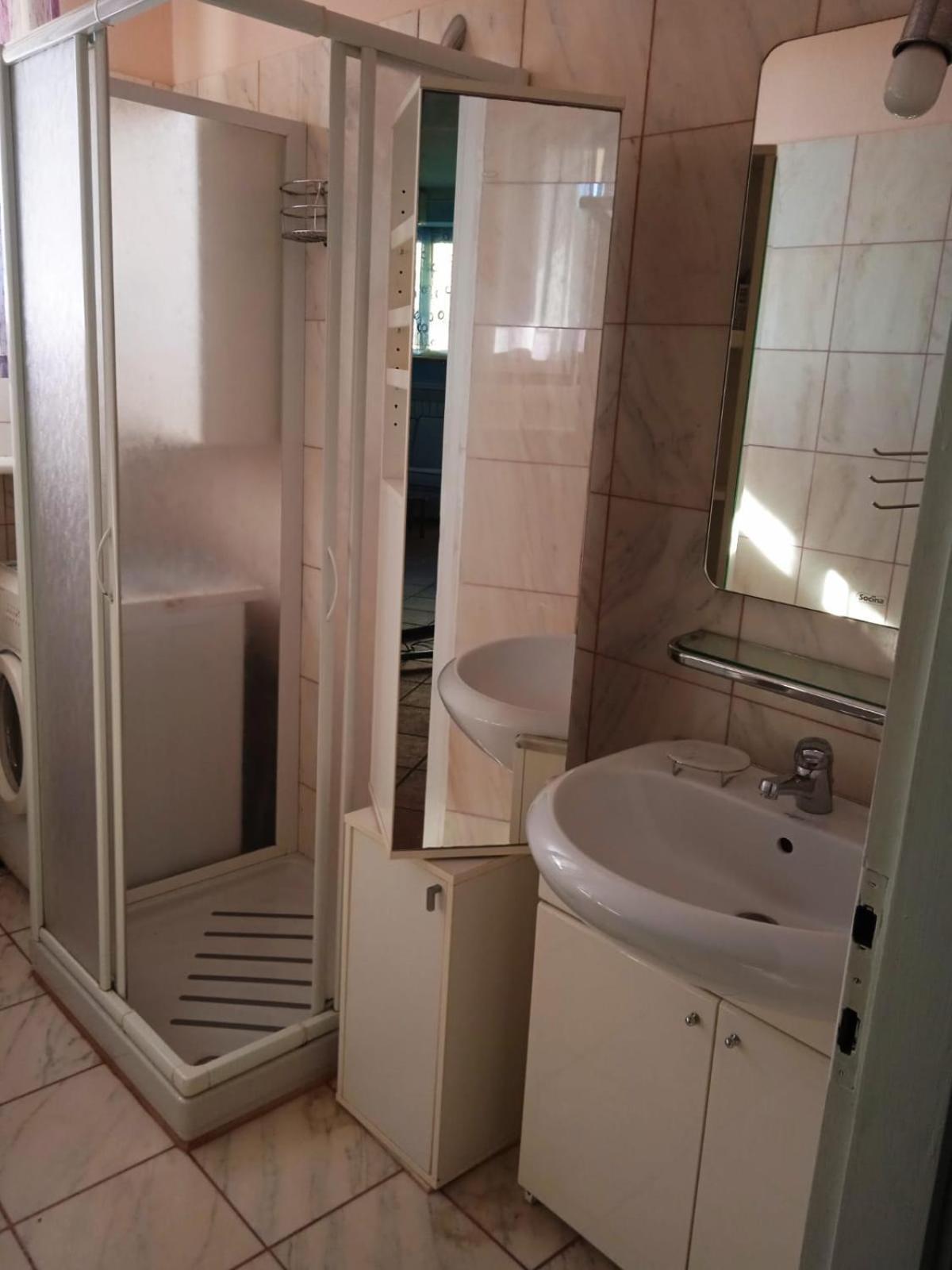 Casa Vacanza Leonida Carrara Esterno foto