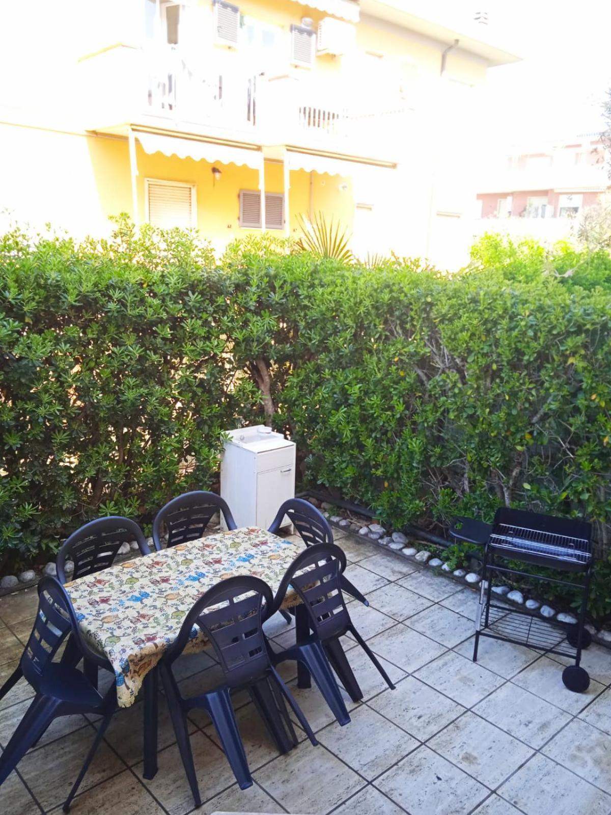 Casa Vacanza Leonida Carrara Esterno foto